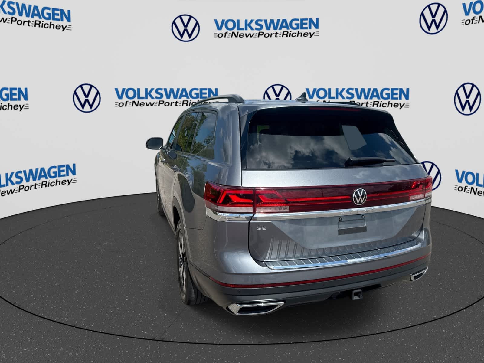 2024 Volkswagen Atlas 2.0T SE w/Technology