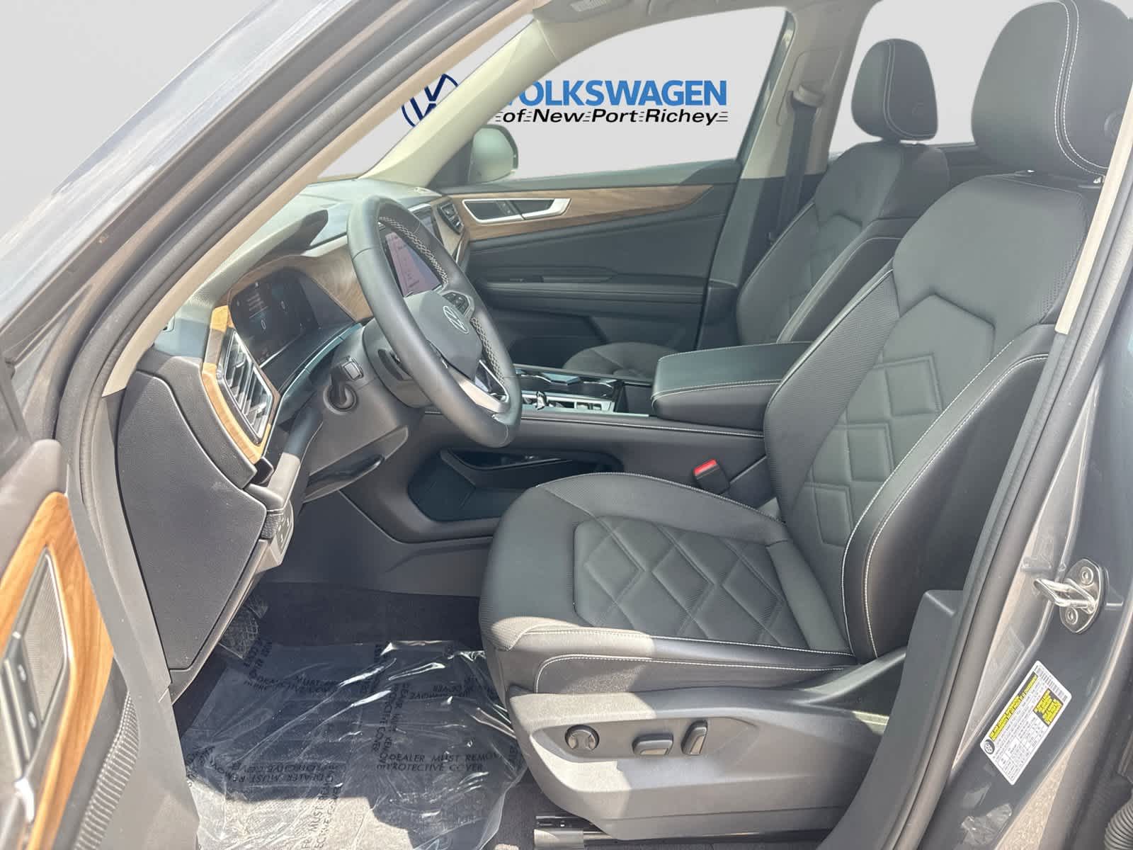 2024 Volkswagen Atlas 2.0T SE w/Technology