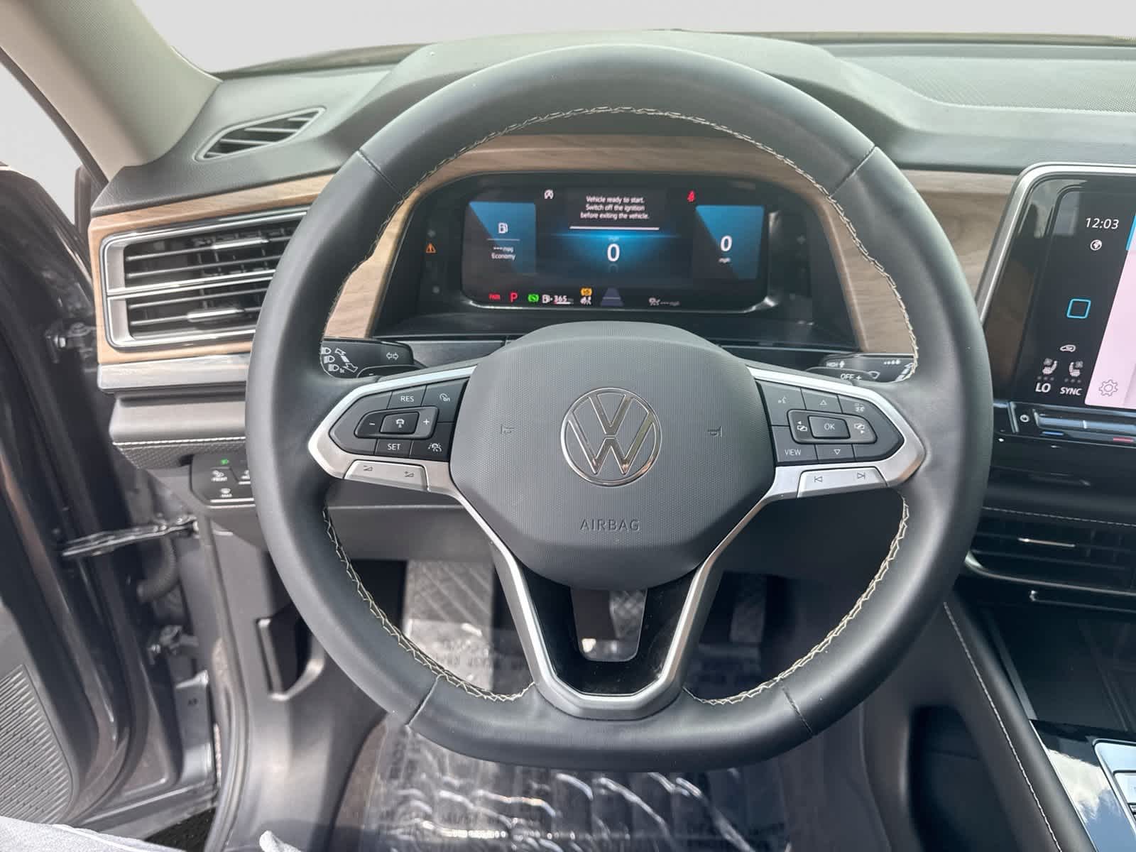 2024 Volkswagen Atlas 2.0T SE w/Technology