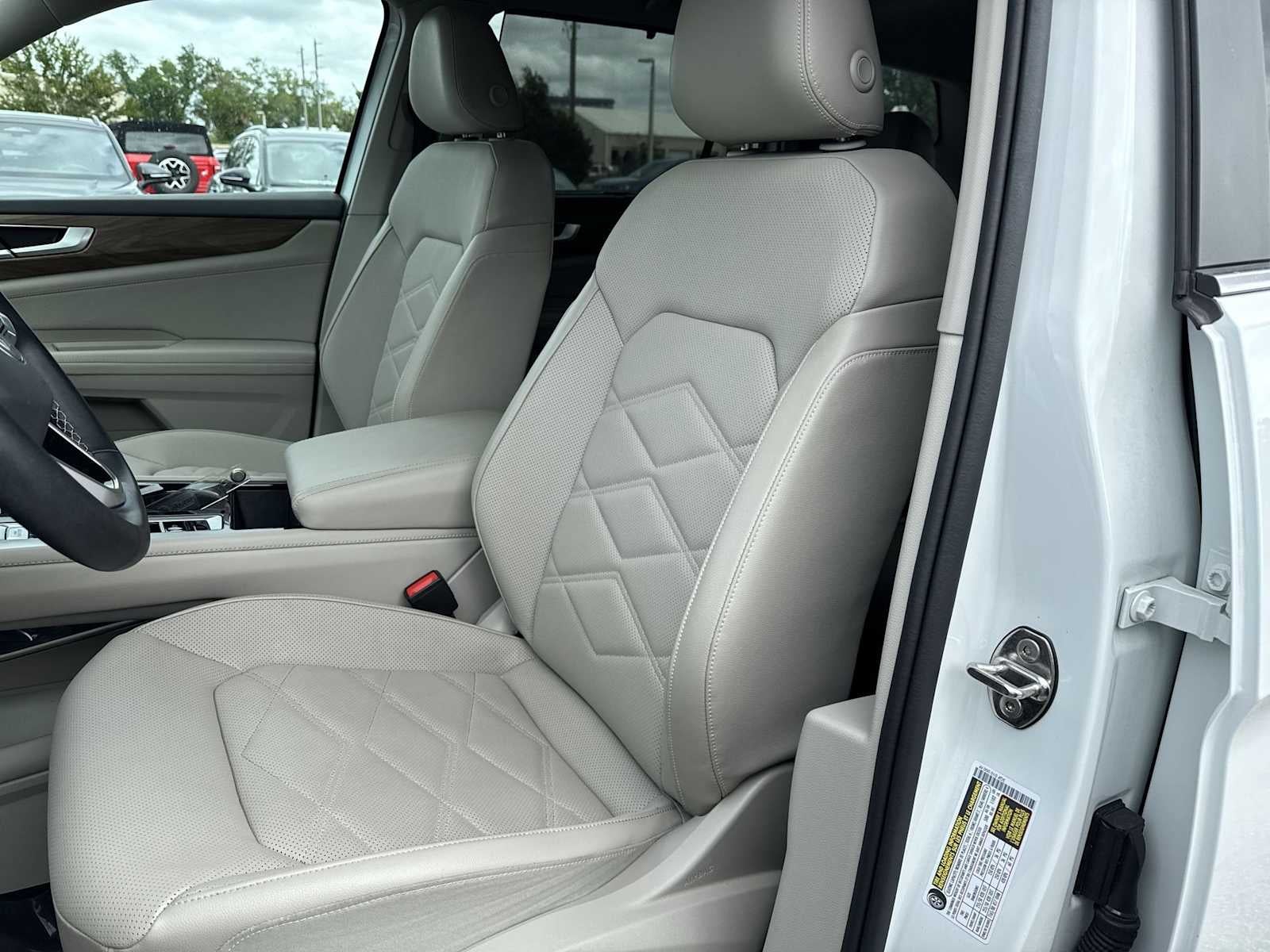 2025 Volkswagen Atlas 2.0T SE w/Technology