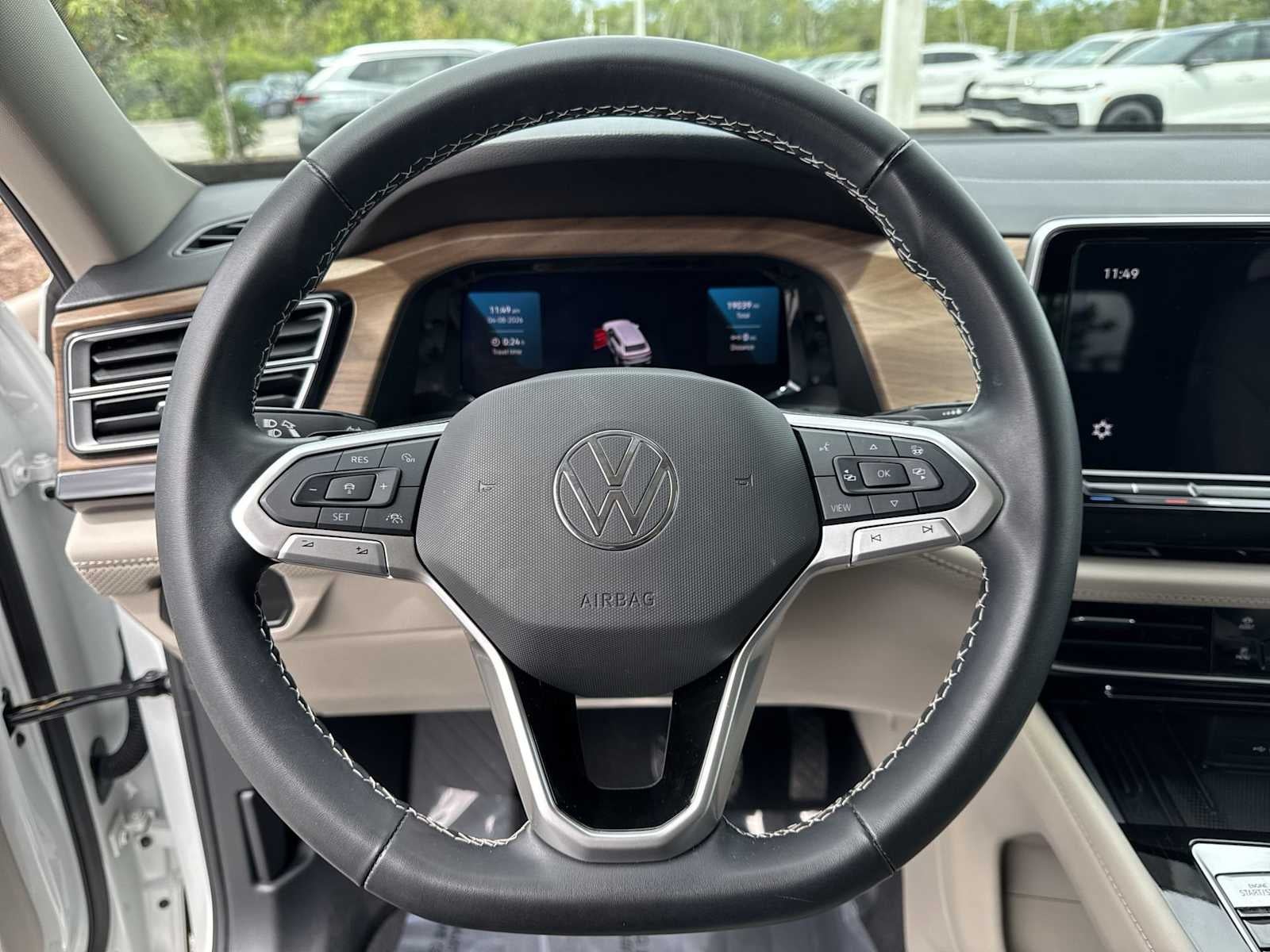 2025 Volkswagen Atlas 2.0T SE w/Technology