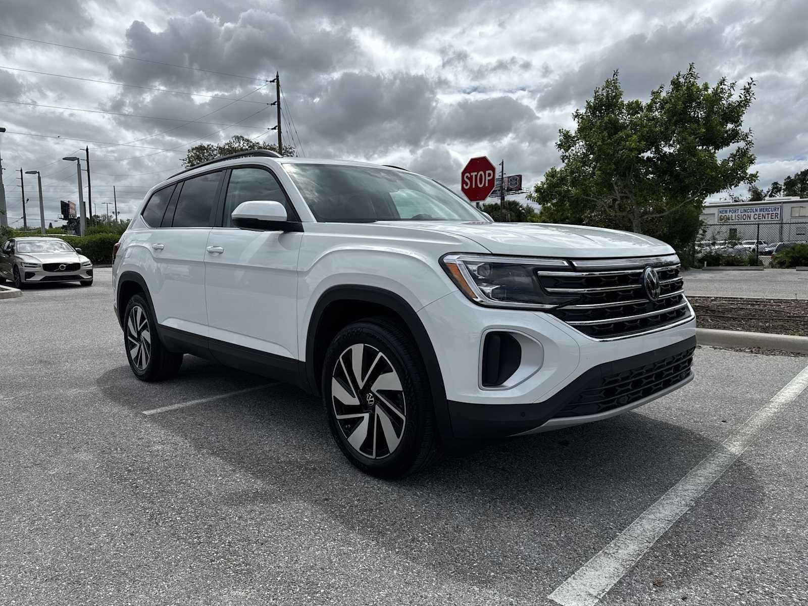 2025 Volkswagen Atlas 2.0T SE w/Technology