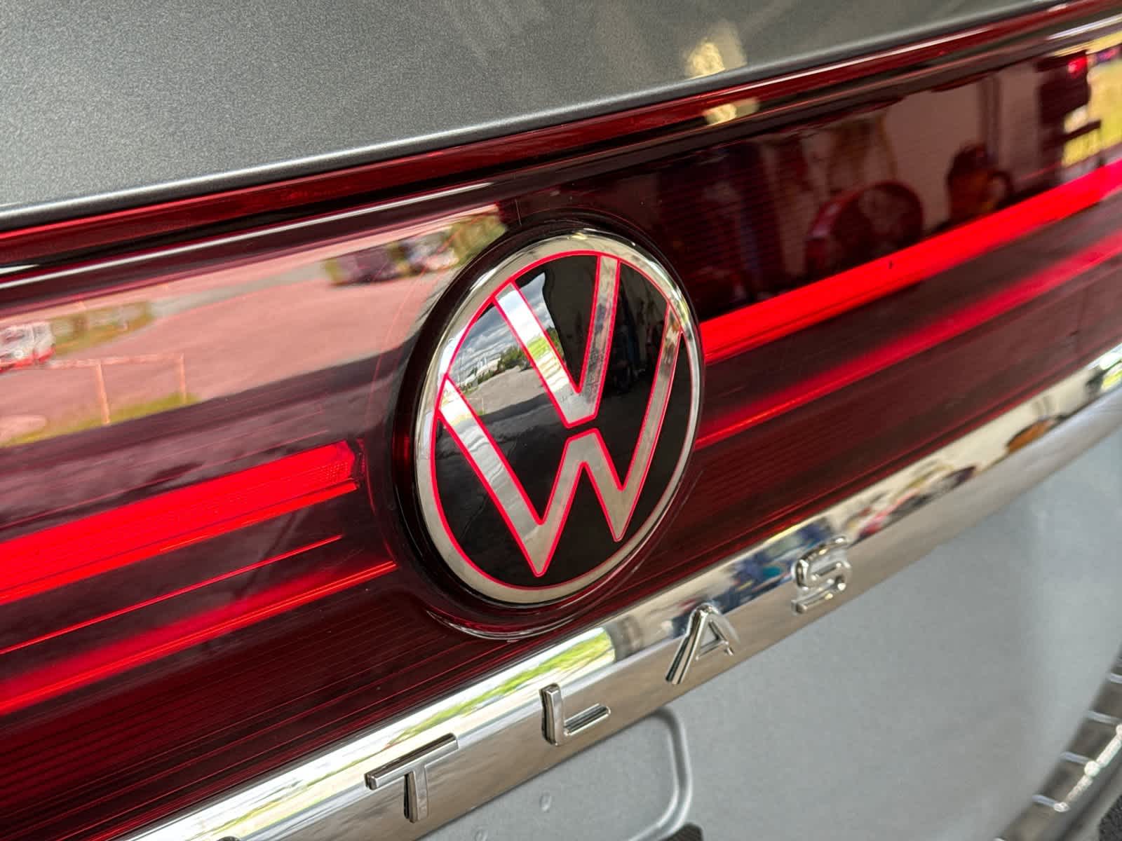 2024 Volkswagen Atlas 2.0T SE w/Technology