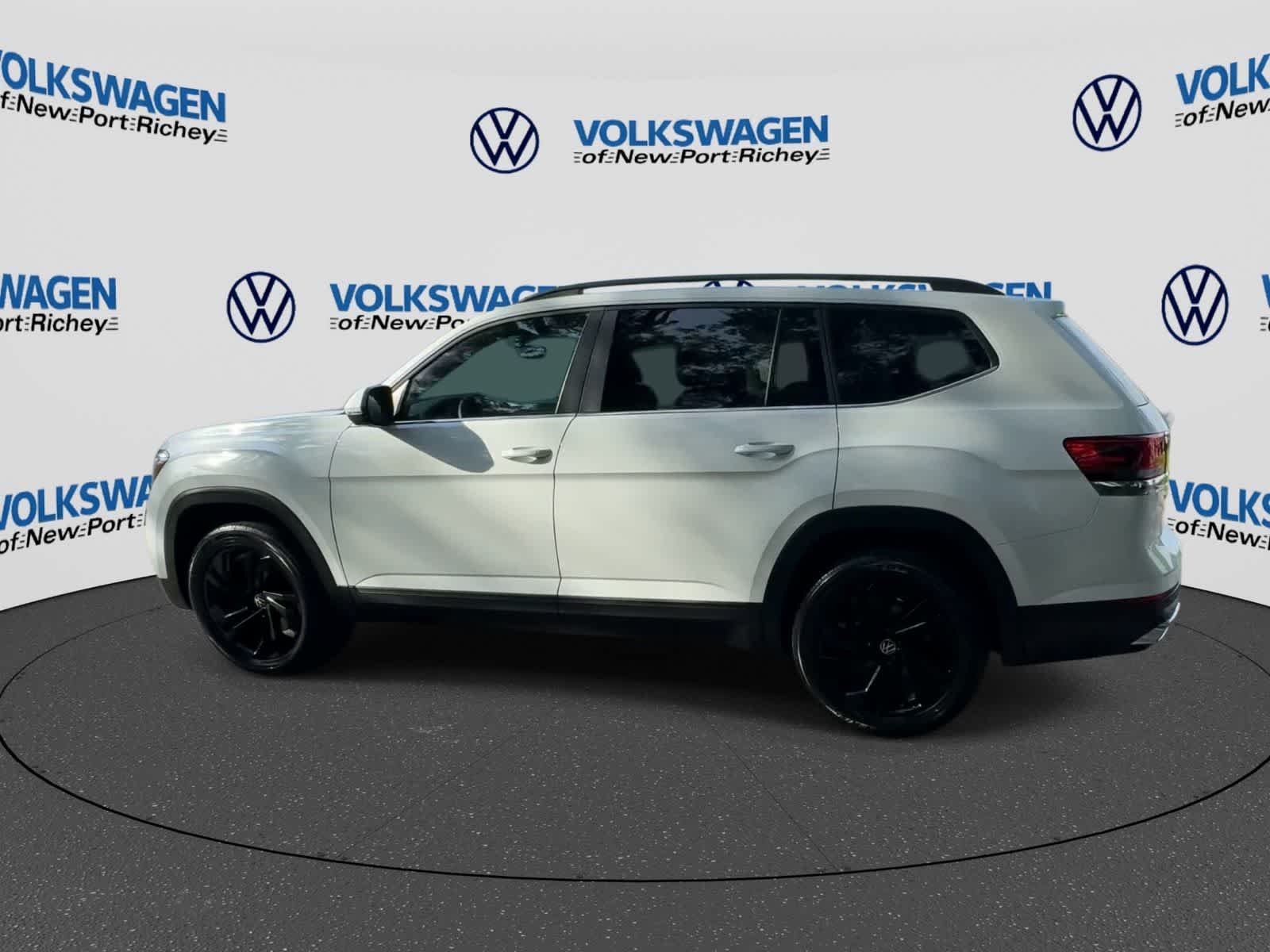 2021 Volkswagen Atlas 3.6L V6 SE w/Technology