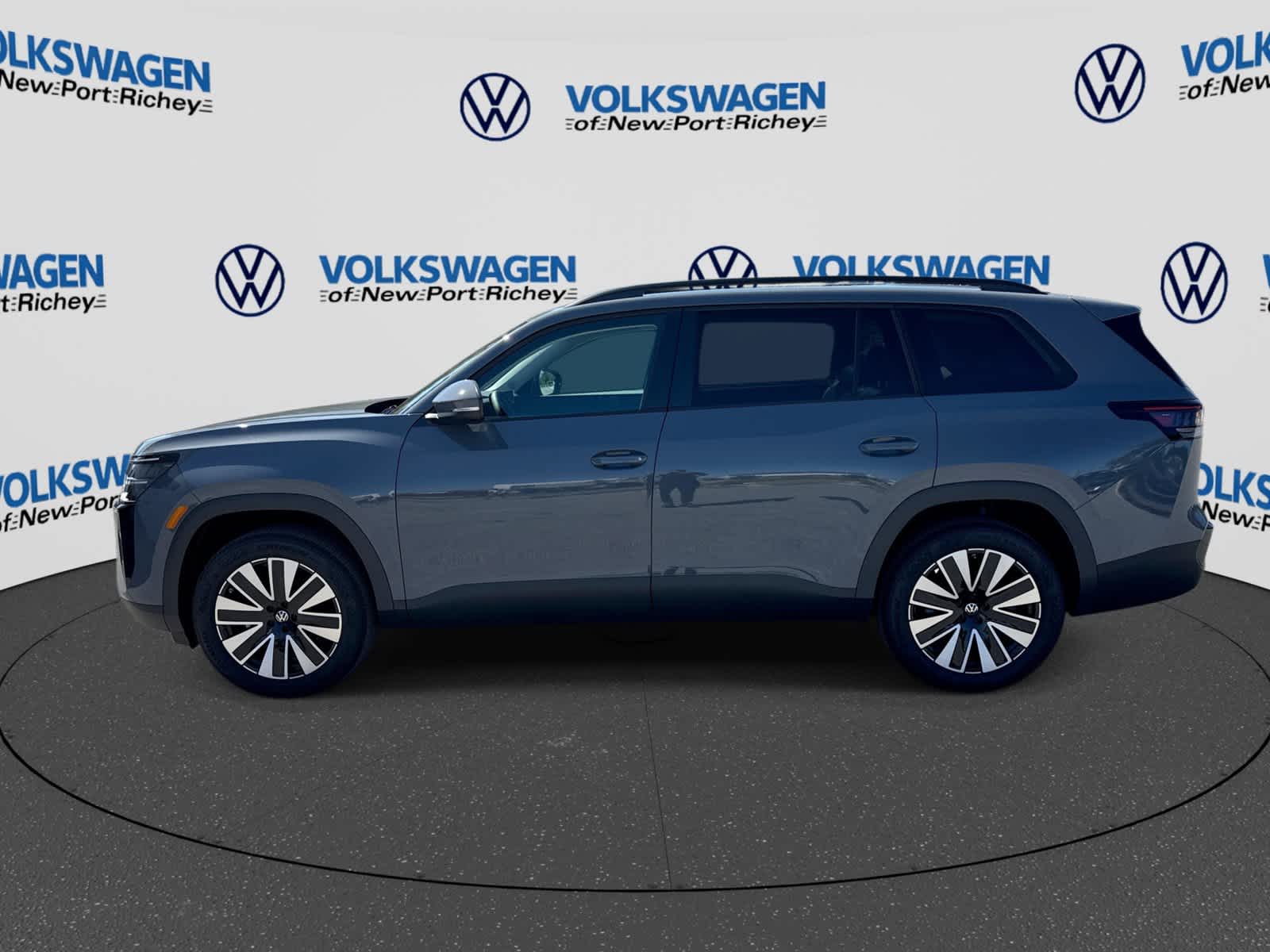 2027 Volkswagen Atlas 2.0T SE w/ Technology