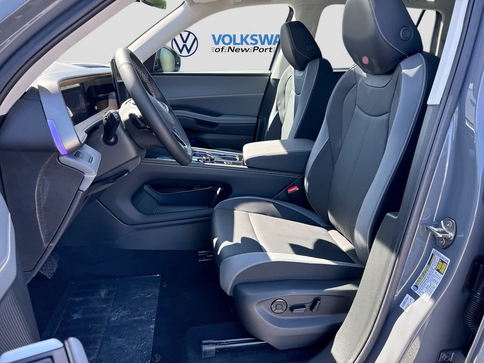 2027 Volkswagen Atlas 2.0T SE w/ Technology