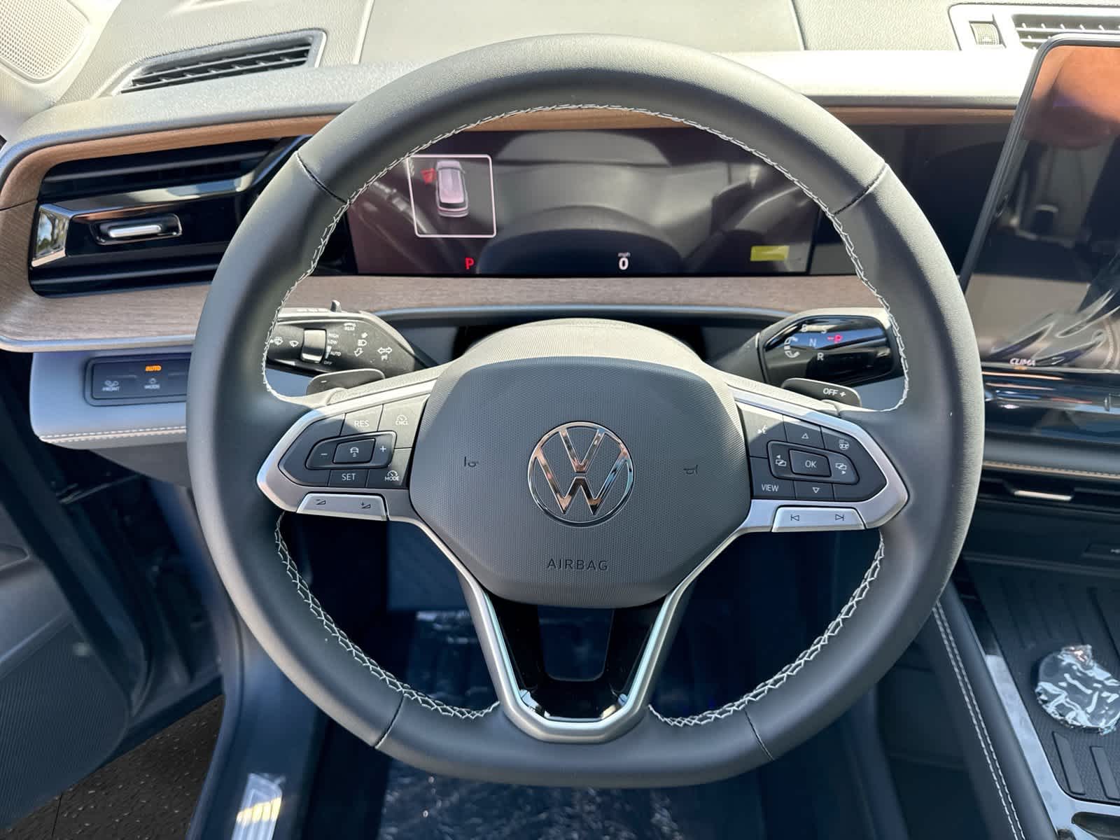 2027 Volkswagen Atlas 2.0T SE w/ Technology