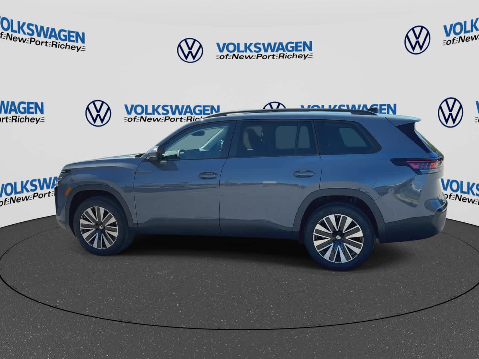 2027 Volkswagen Atlas 2.0T SE w/ Technology