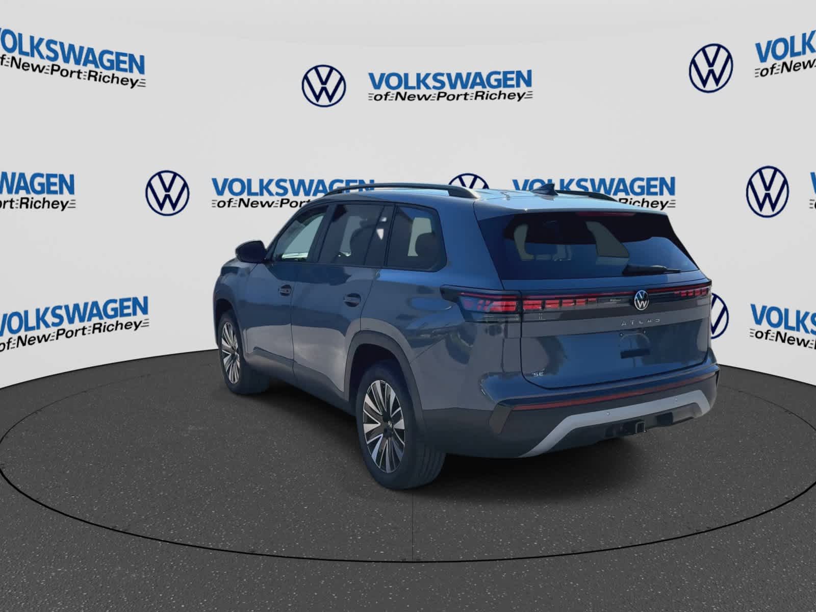 2027 Volkswagen Atlas 2.0T SE w/ Technology