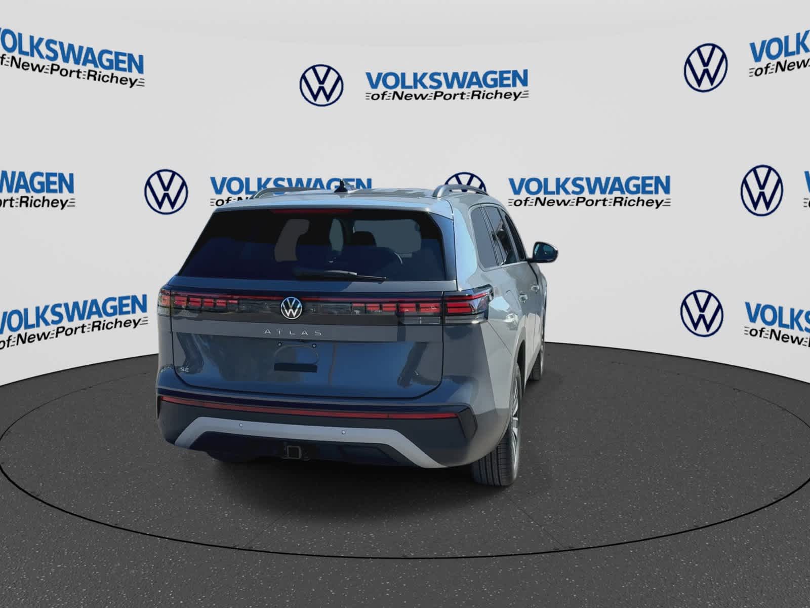 2027 Volkswagen Atlas 2.0T SE w/ Technology
