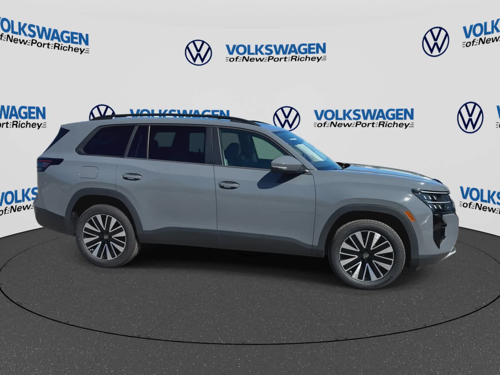 2027 Volkswagen Atlas 2.0T SE w/ Technology