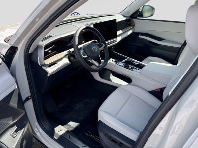2027 Volkswagen Atlas 2.0T SE w/ Technology