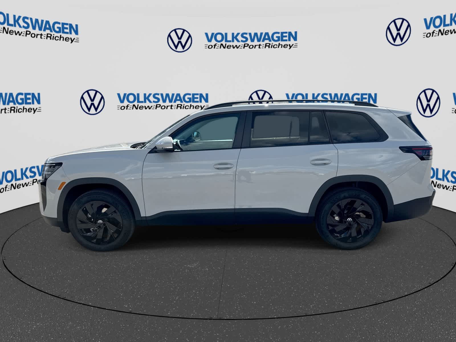 2027 Volkswagen Atlas 2.0T SE w/ Technology