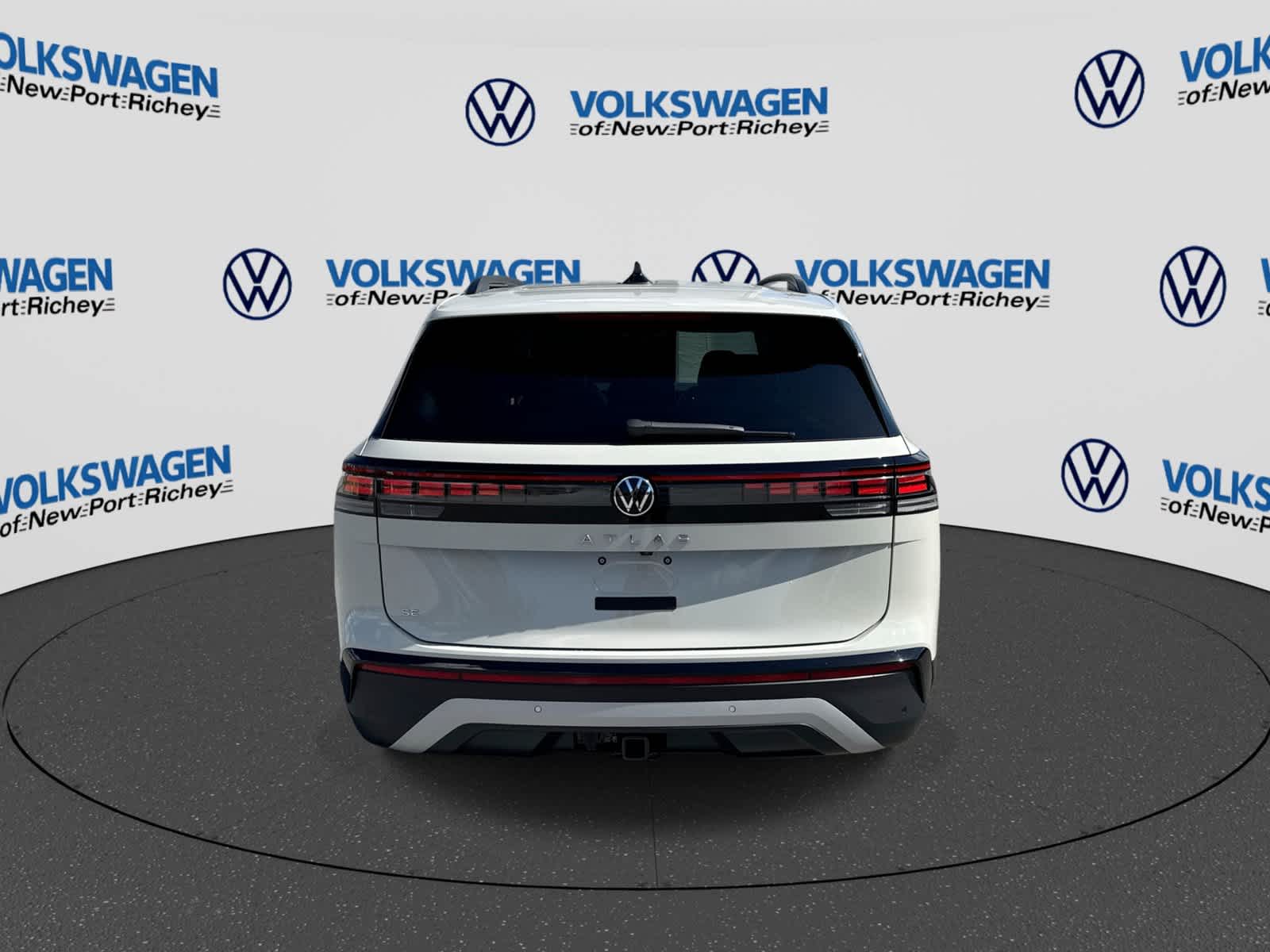 2027 Volkswagen Atlas 2.0T SE w/ Technology