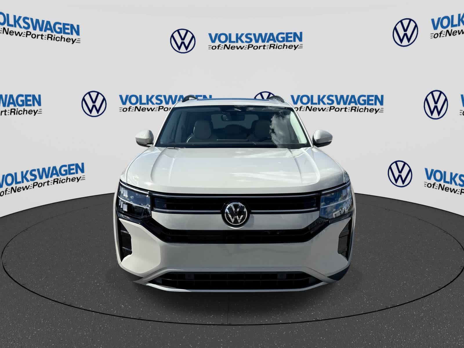2027 Volkswagen Atlas 2.0T SE w/ Technology