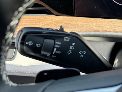 2027 Volkswagen Atlas 2.0T SE w/ Technology