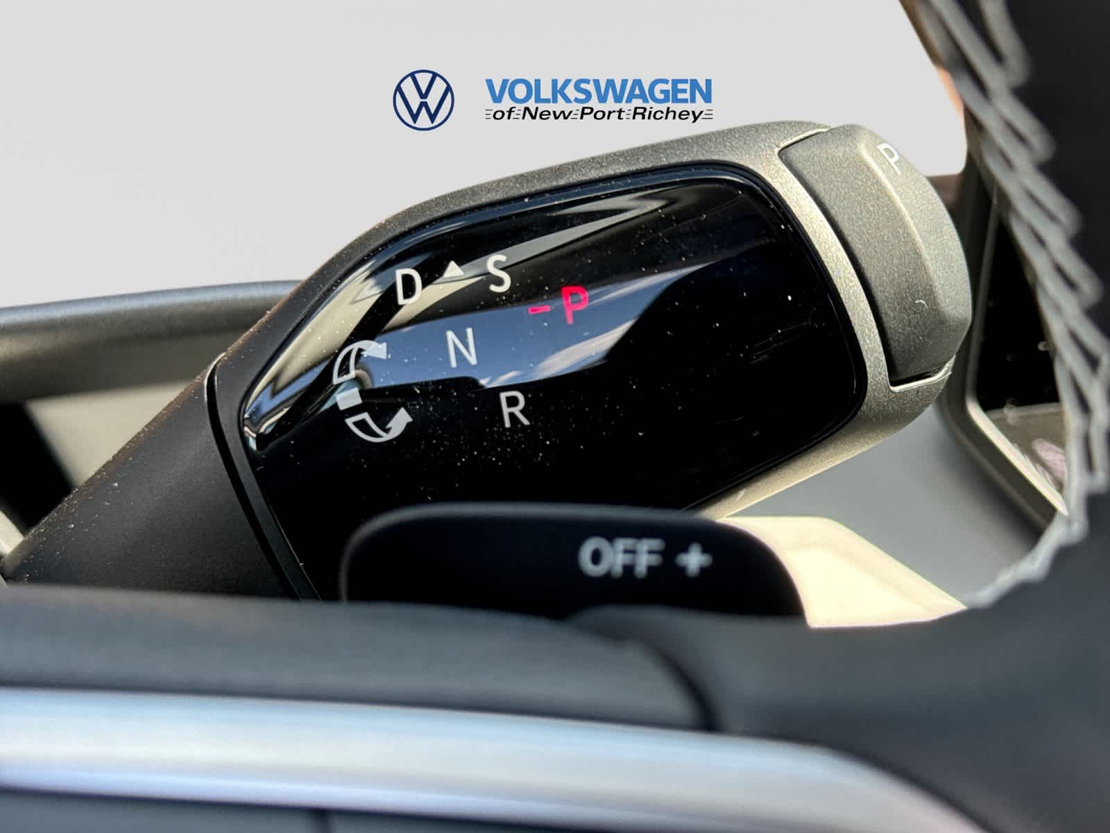 2027 Volkswagen Atlas 2.0T SE w/ Technology