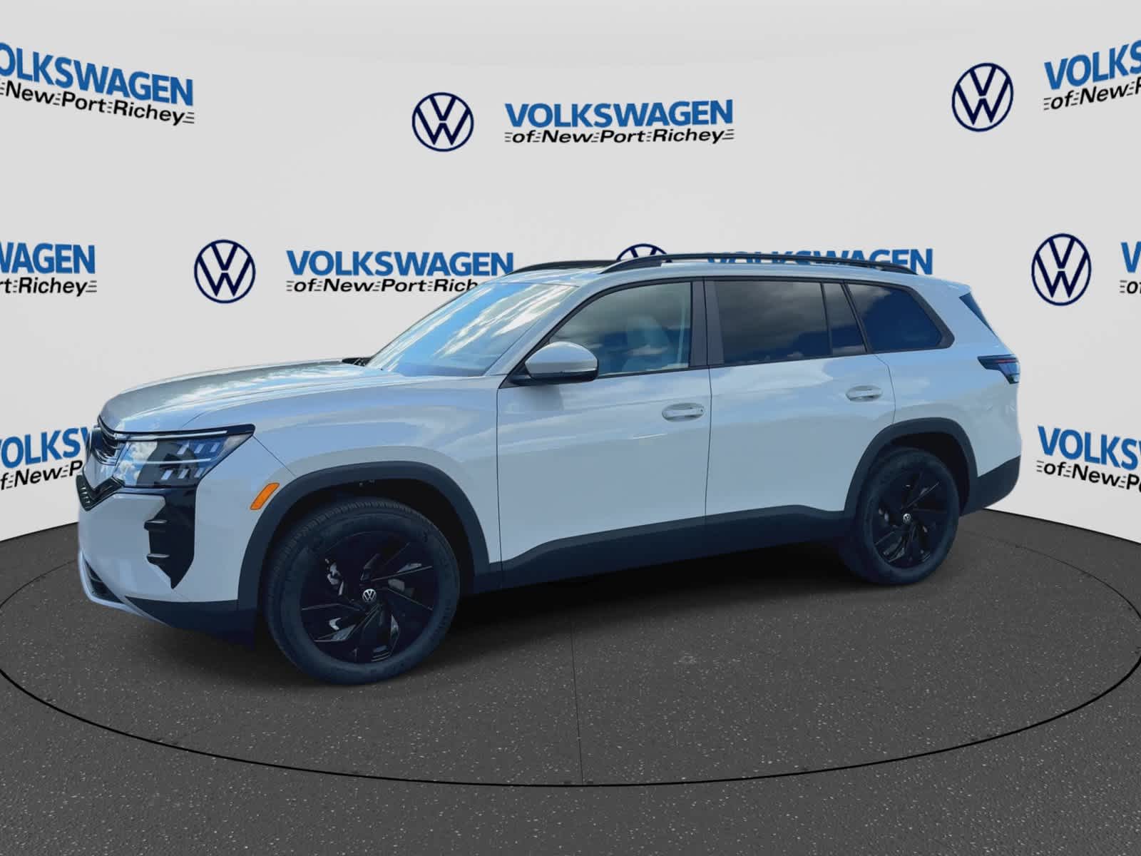2027 Volkswagen Atlas 2.0T SE w/ Technology