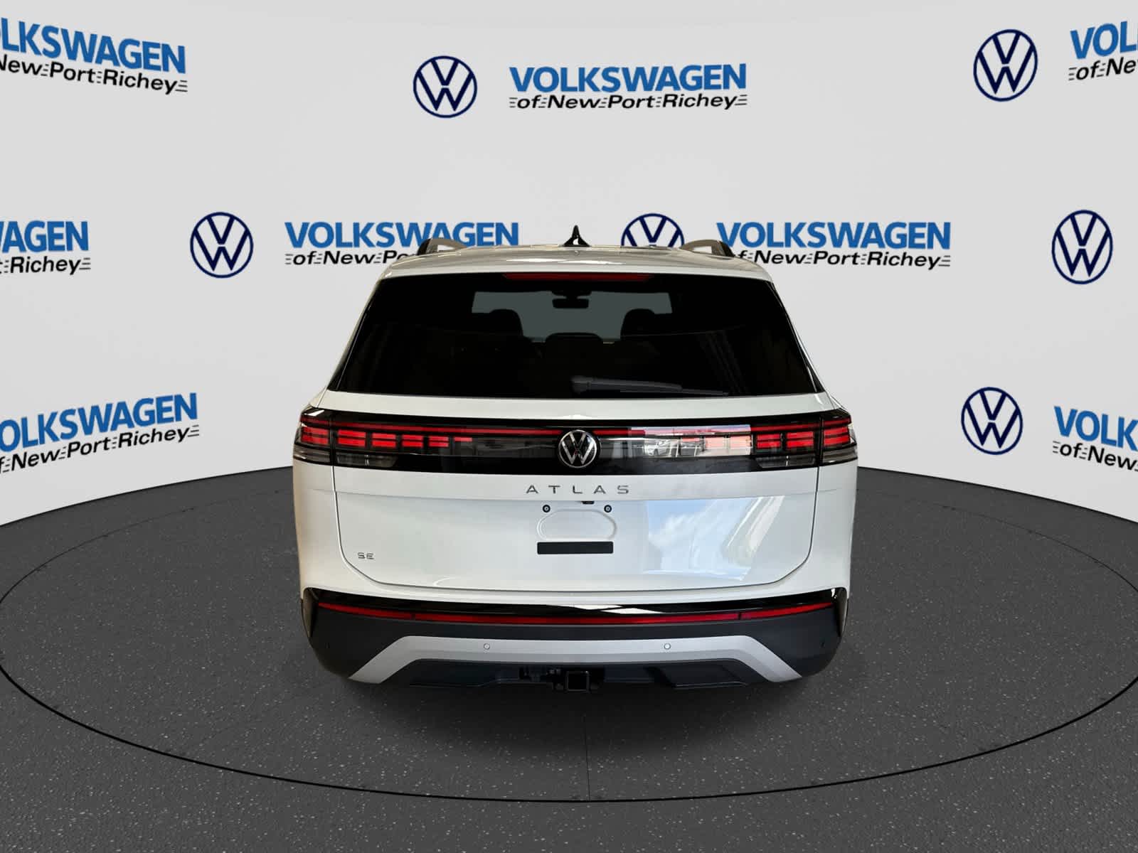 2027 Volkswagen Atlas 2.0T SE w/ Technology