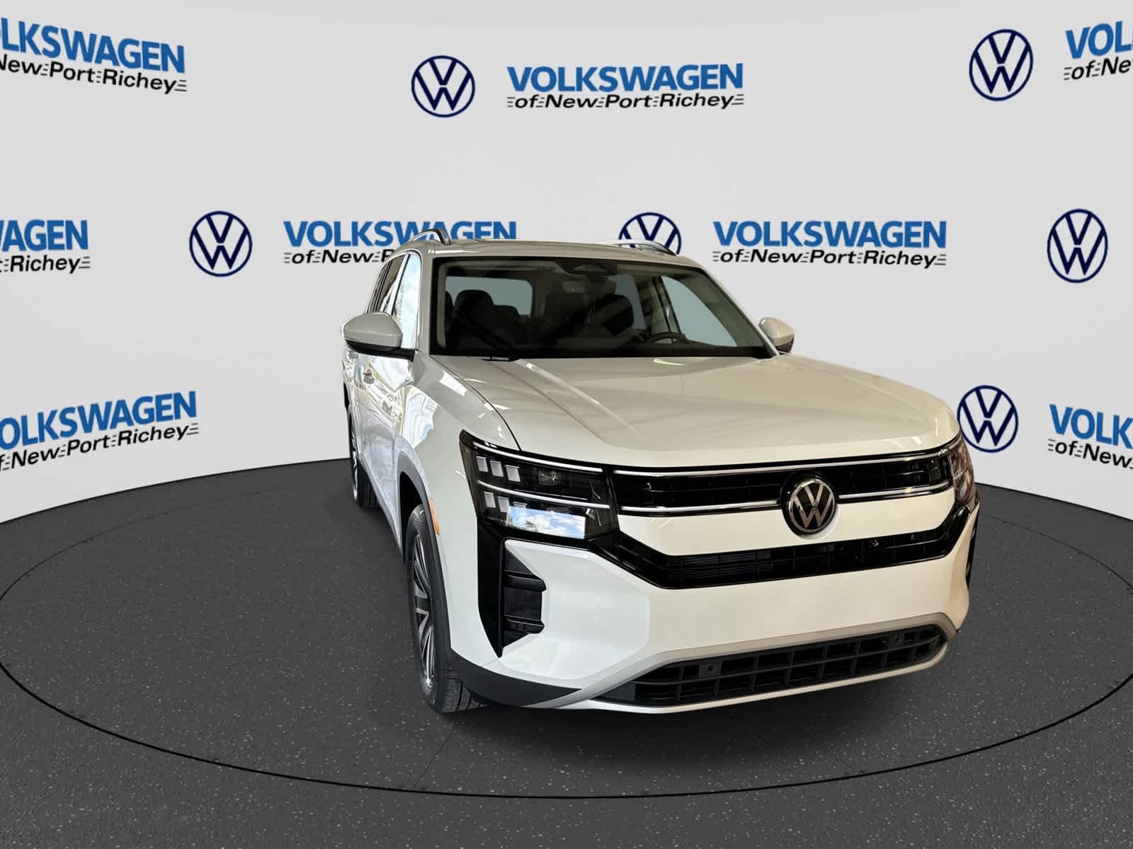 2027 Volkswagen Atlas 2.0T SE w/ Technology