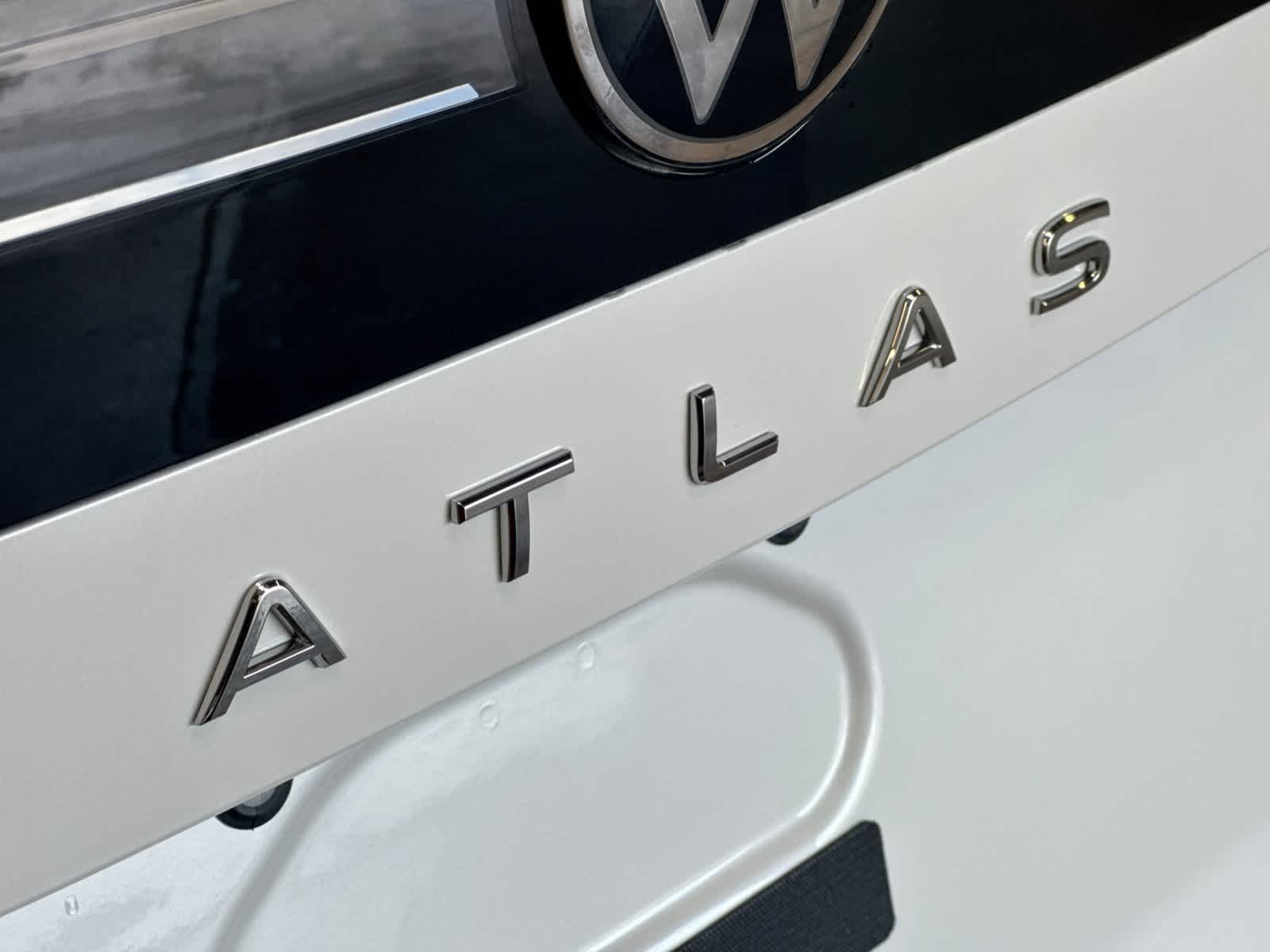 2027 Volkswagen Atlas 2.0T SE w/ Technology
