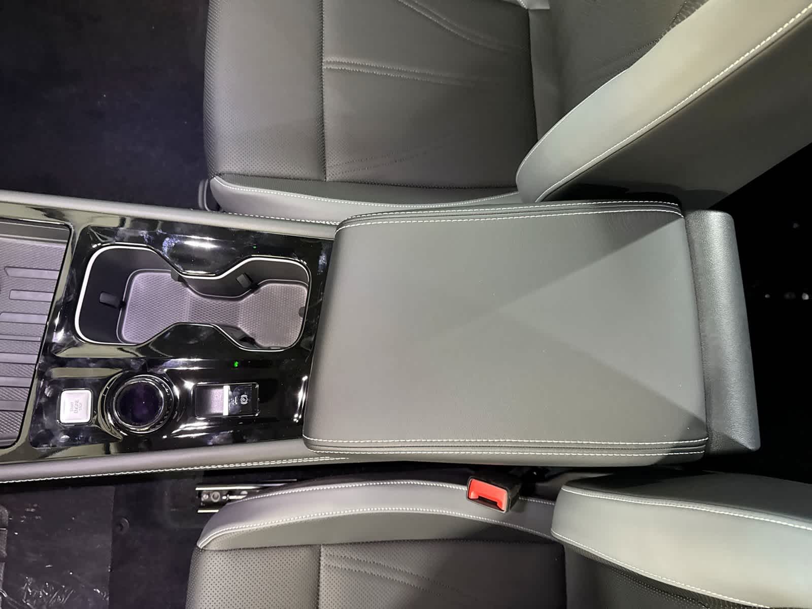 2027 Volkswagen Atlas 2.0T SE w/ Technology