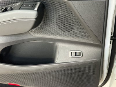 2027 Volkswagen Atlas 2.0T SE w/ Technology
