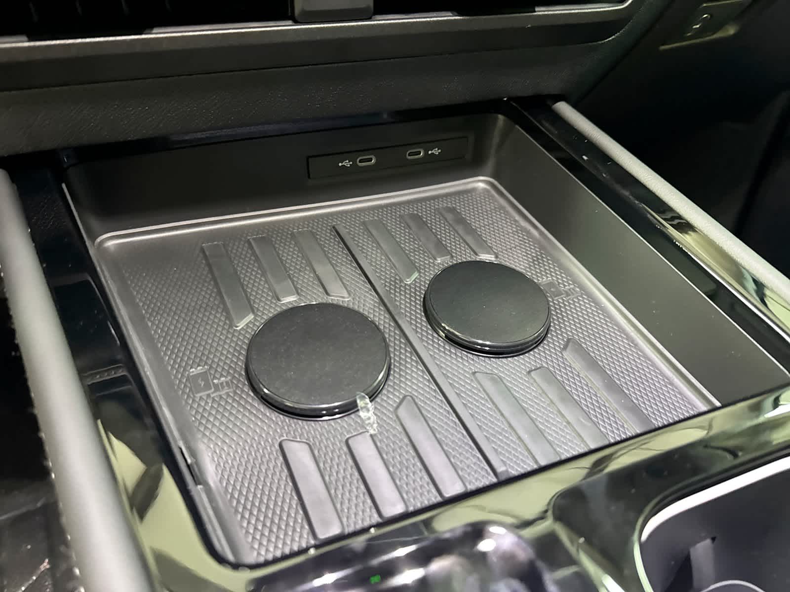 2027 Volkswagen Atlas 2.0T SE w/ Technology