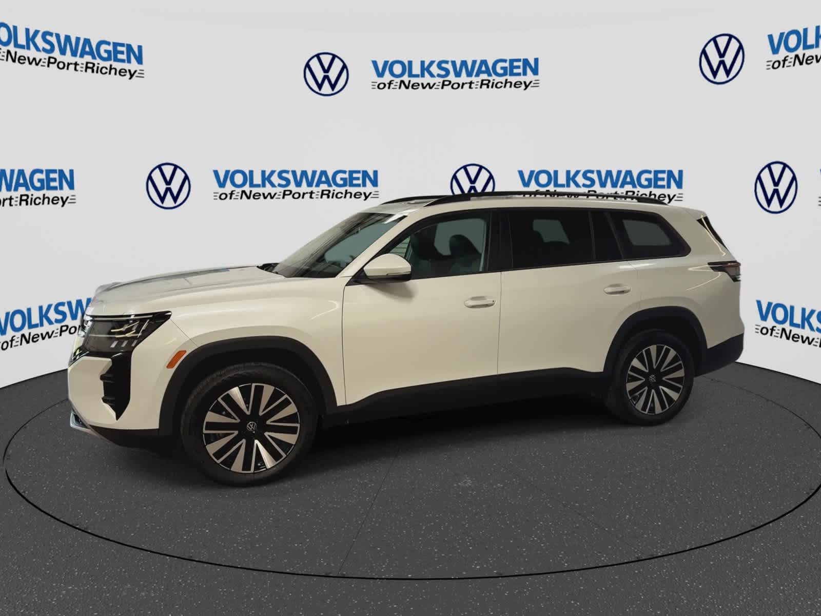 2027 Volkswagen Atlas 2.0T SE w/ Technology
