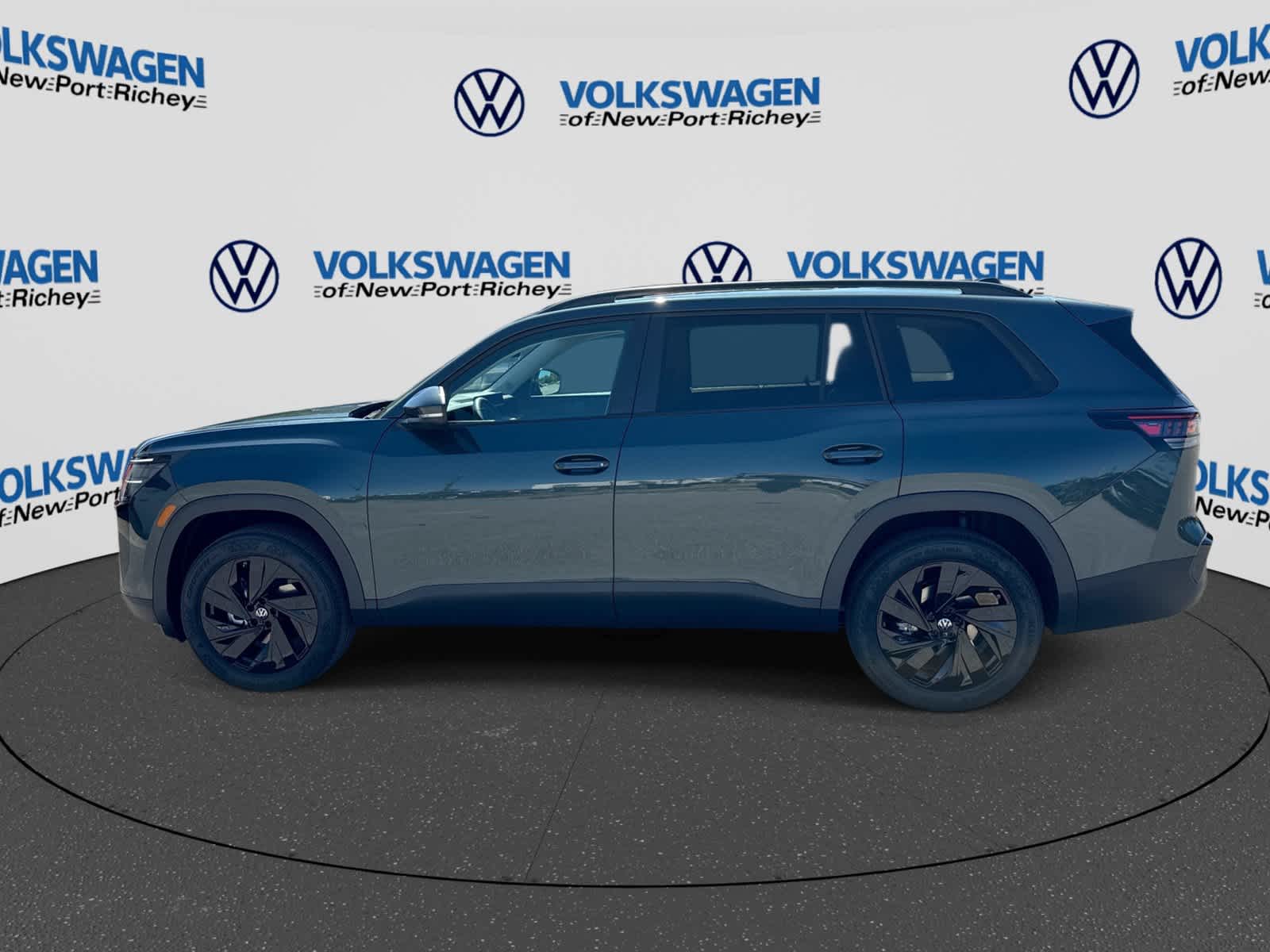 2027 Volkswagen Atlas 2.0T SE w/ Technology