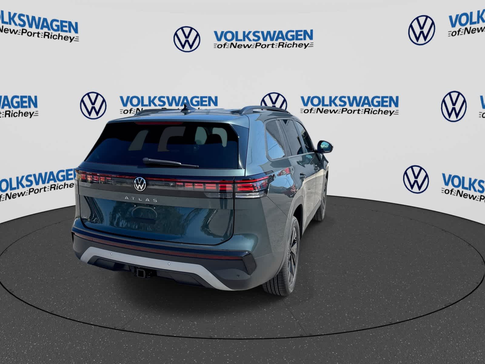 2027 Volkswagen Atlas 2.0T SE w/ Technology