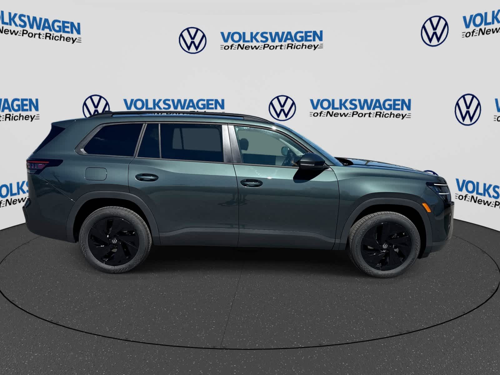 2027 Volkswagen Atlas 2.0T SE w/ Technology
