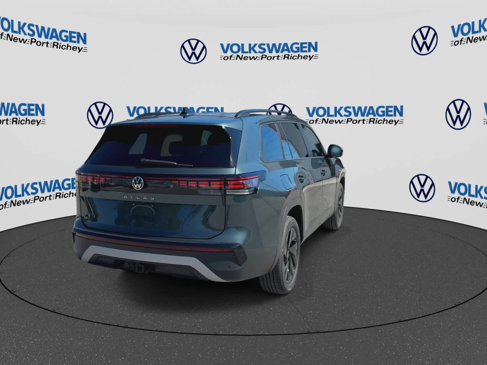 2027 Volkswagen Atlas 2.0T SE w/ Technology