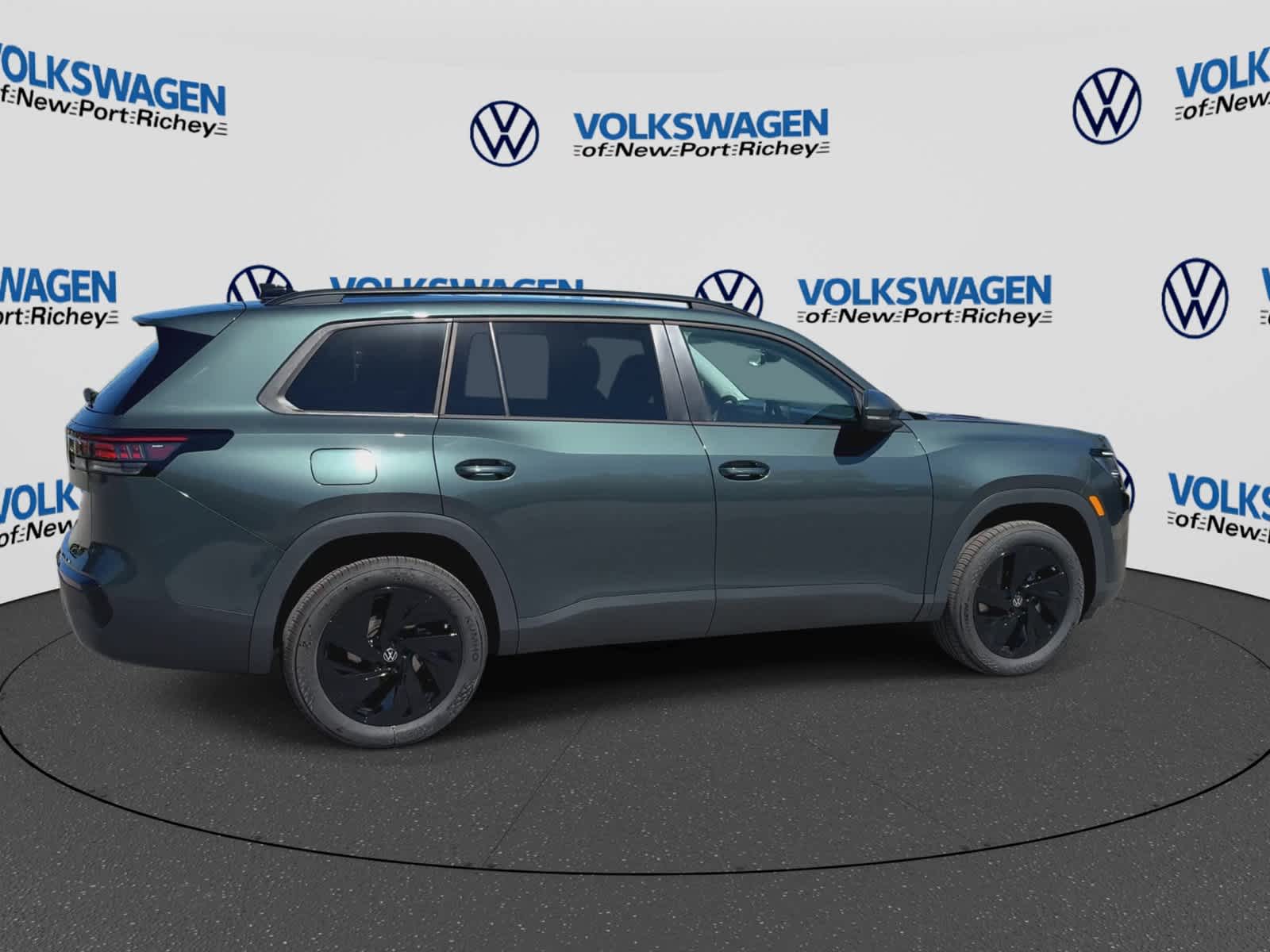 2027 Volkswagen Atlas 2.0T SE w/ Technology