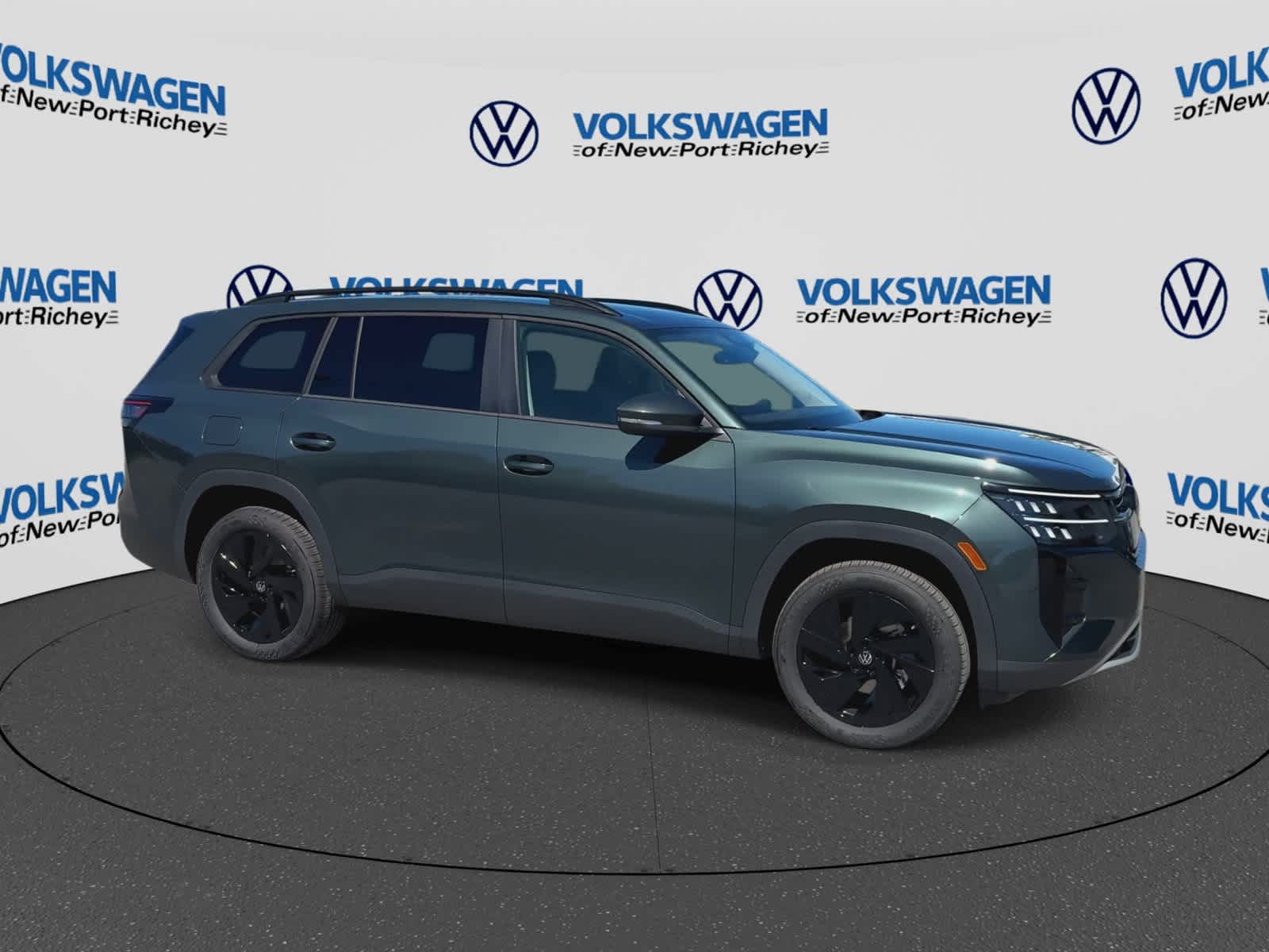 2027 Volkswagen Atlas 2.0T SE w/ Technology