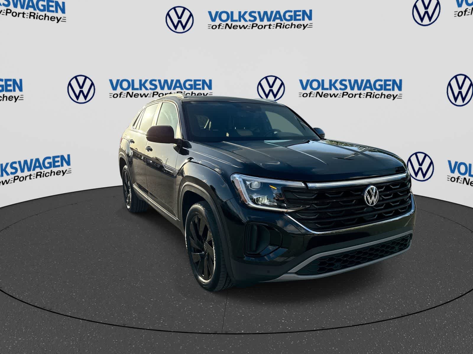 2025 Volkswagen Atlas Cross Sport 2.0T SE w/Technology