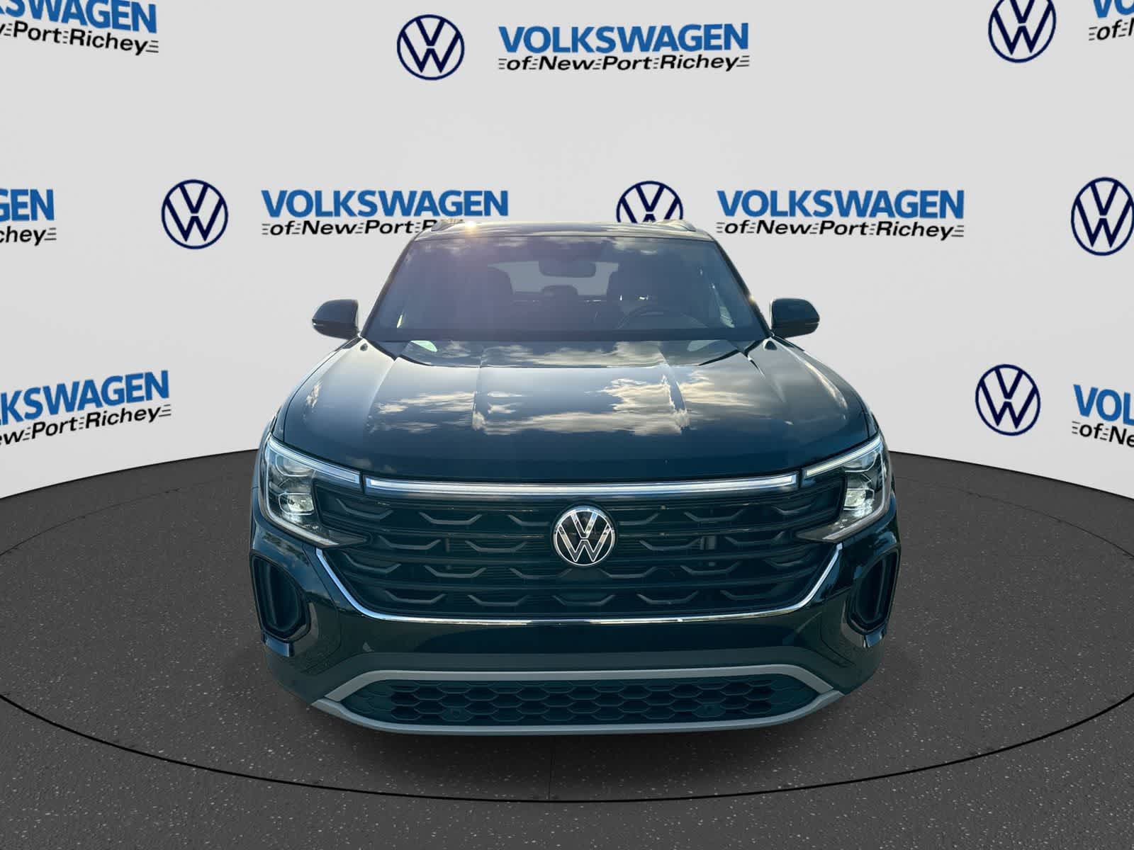2025 Volkswagen Atlas Cross Sport 2.0T SE w/Technology