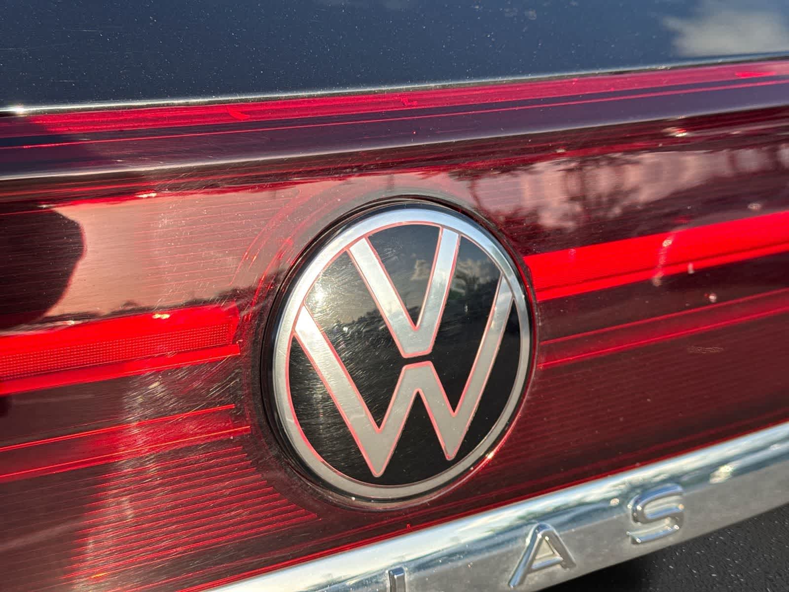 2025 Volkswagen Atlas Cross Sport 2.0T SE w/Technology