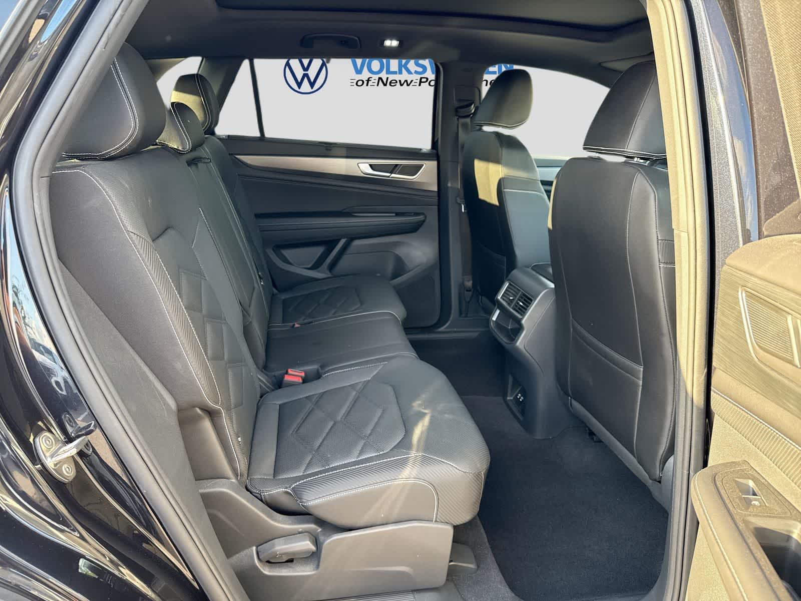 2025 Volkswagen Atlas Cross Sport 2.0T SE w/Technology