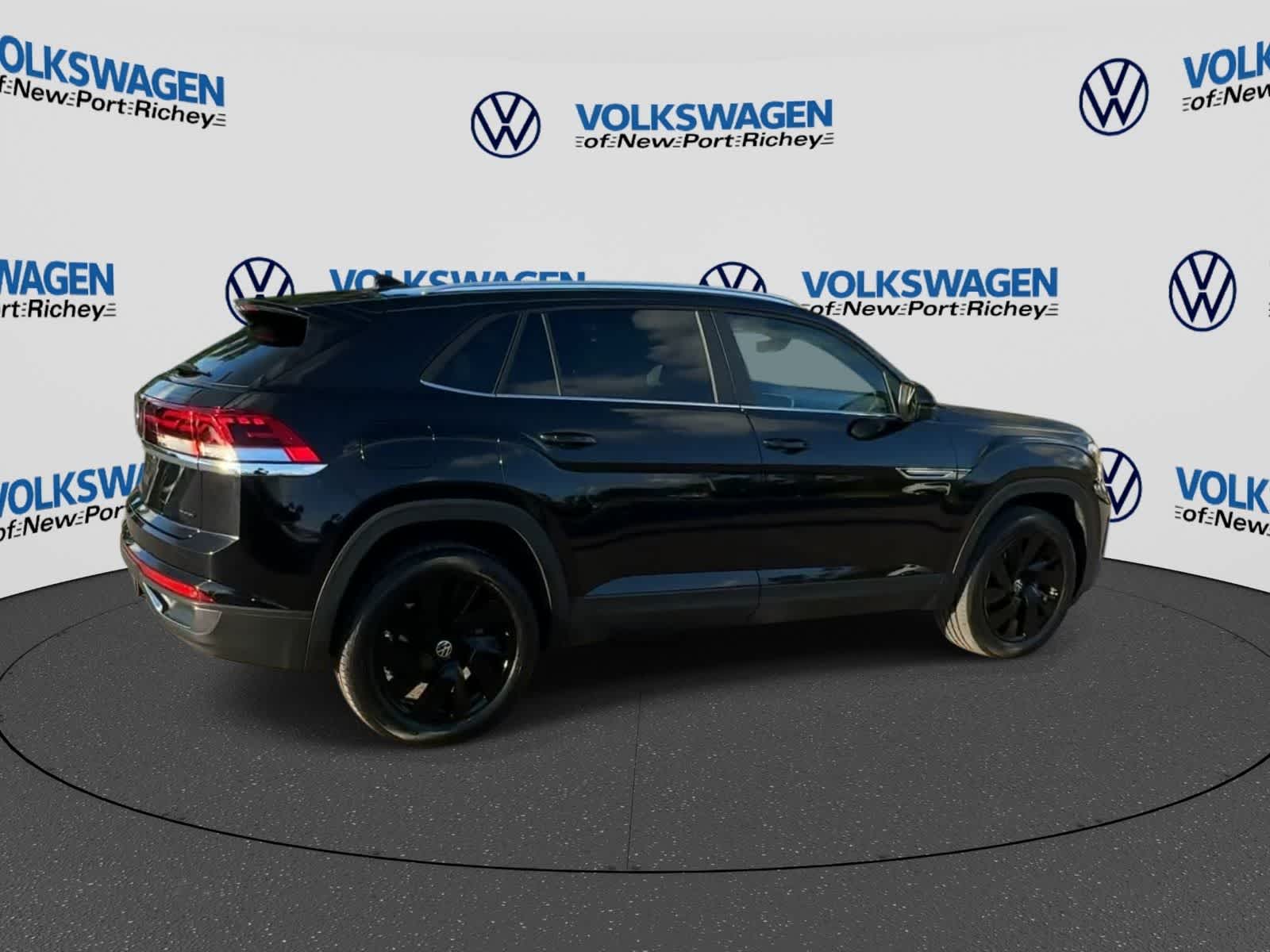2025 Volkswagen Atlas Cross Sport 2.0T SE w/Technology
