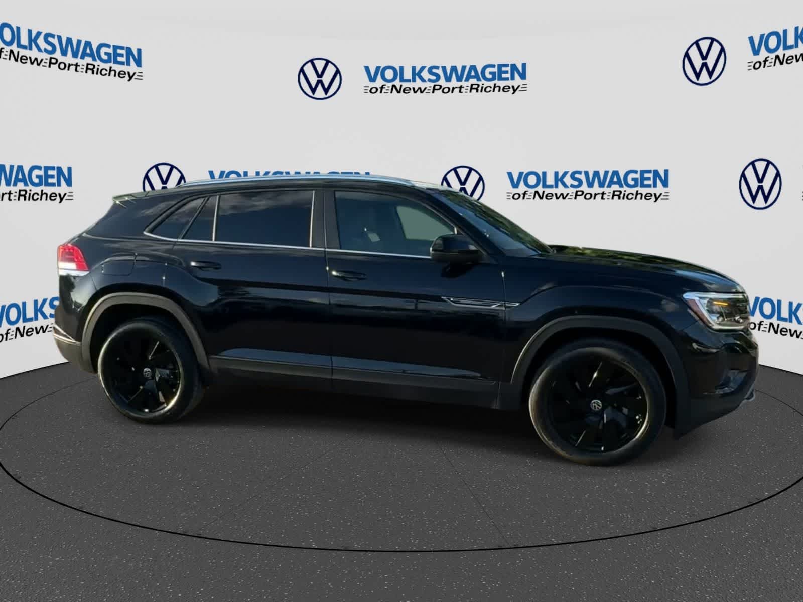 2025 Volkswagen Atlas Cross Sport 2.0T SE w/Technology
