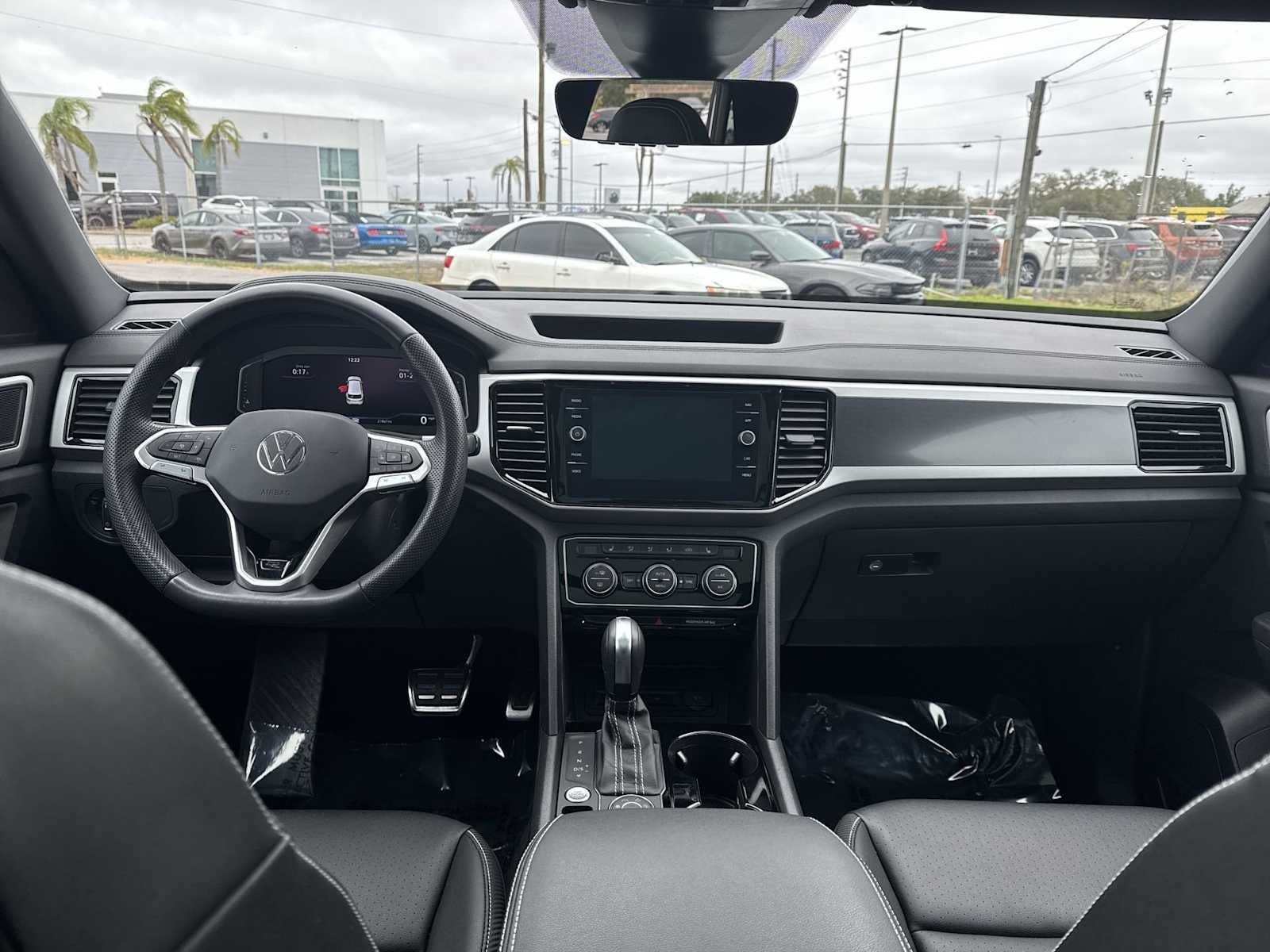 2023 Volkswagen Atlas Cross Sport 3.6L V6 SEL R-Line Black