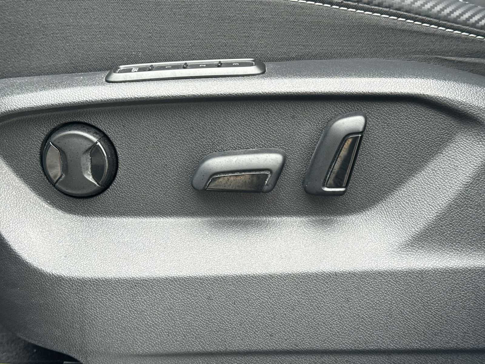 2023 Volkswagen Atlas Cross Sport 3.6L V6 SEL R-Line Black