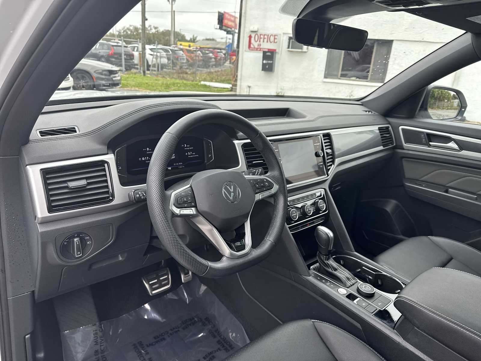 2023 Volkswagen Atlas Cross Sport 3.6L V6 SEL R-Line Black