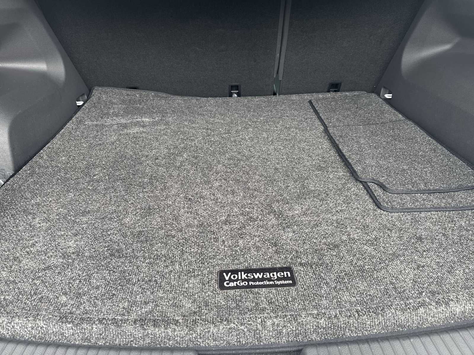 2023 Volkswagen Atlas Cross Sport 3.6L V6 SEL R-Line Black