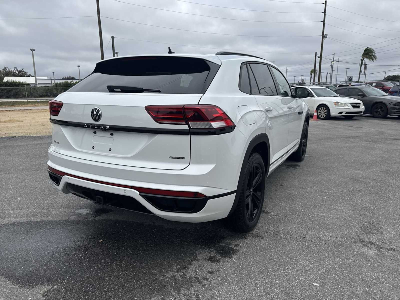 2023 Volkswagen Atlas Cross Sport 3.6L V6 SEL R-Line Black