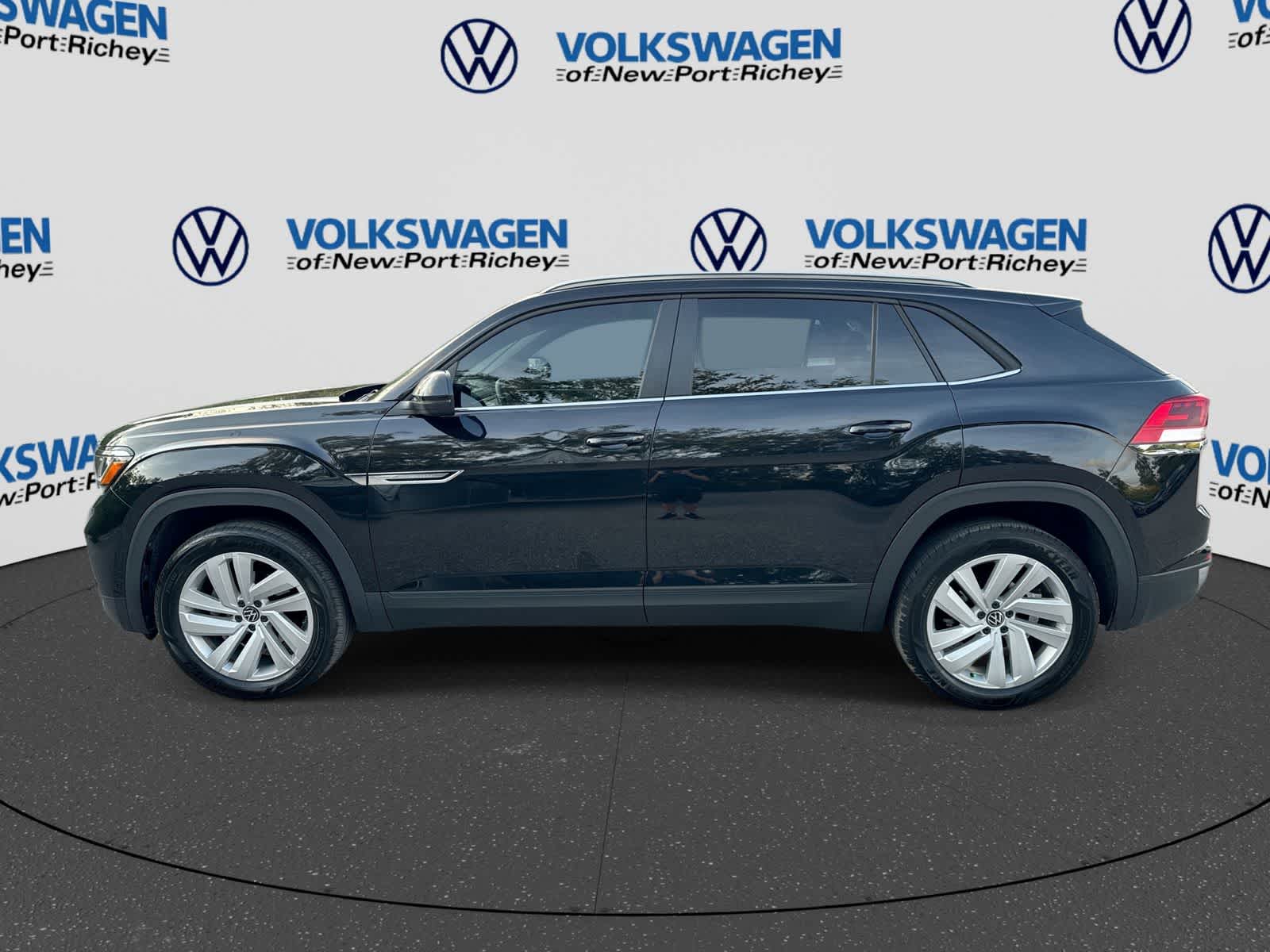 2023 Volkswagen Atlas Cross Sport 2.0T SE w/Technology