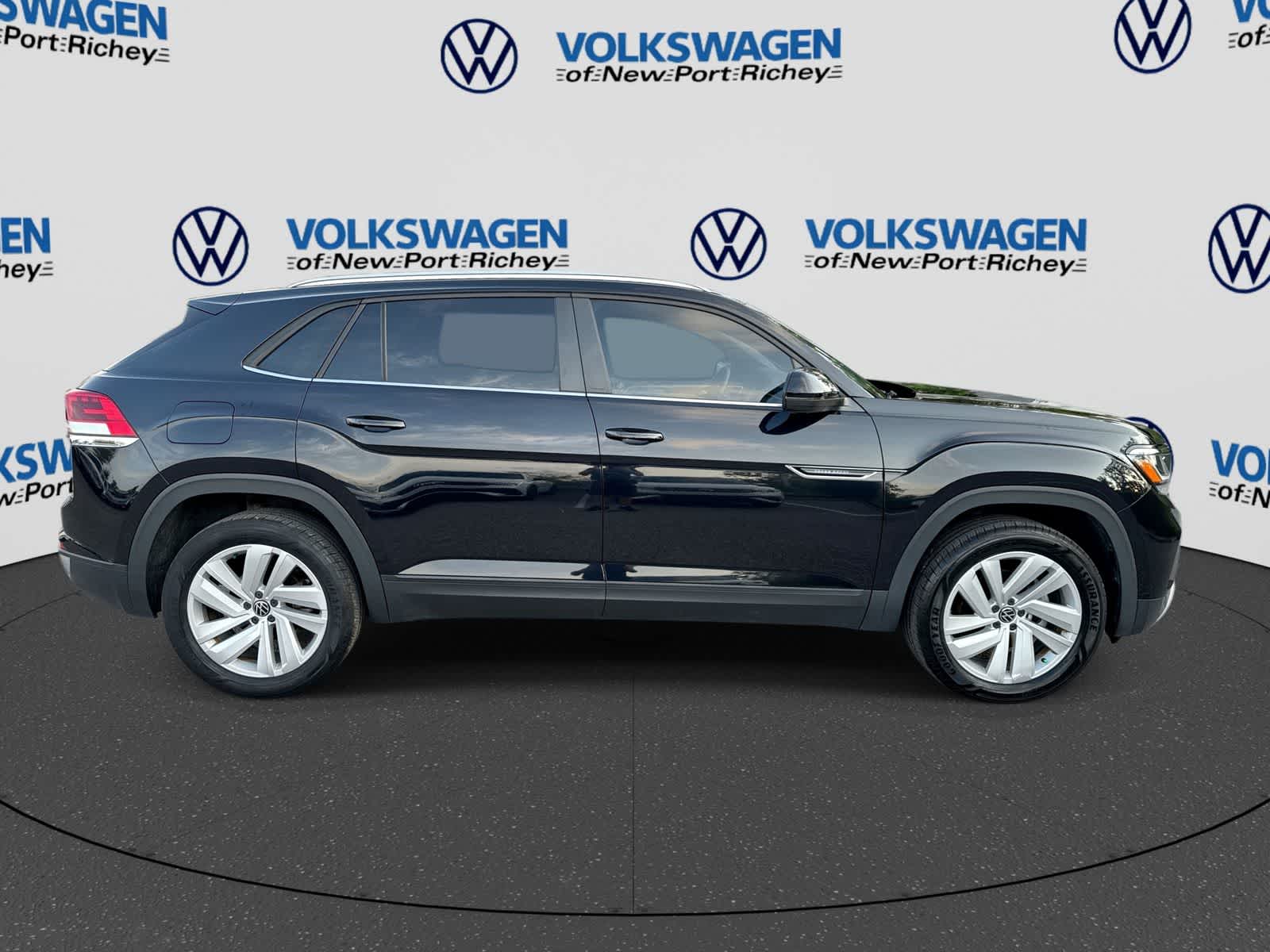 2023 Volkswagen Atlas Cross Sport 2.0T SE w/Technology