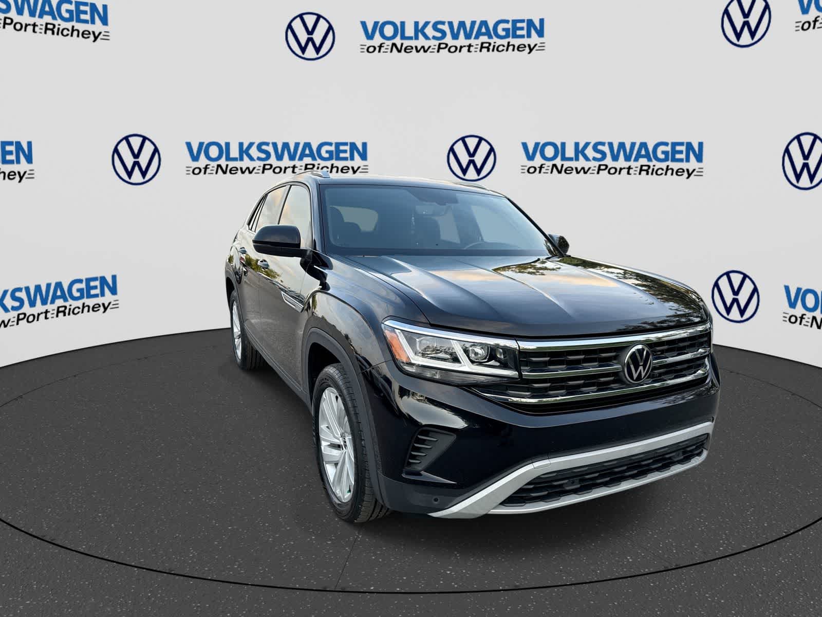 2023 Volkswagen Atlas Cross Sport 2.0T SE w/Technology