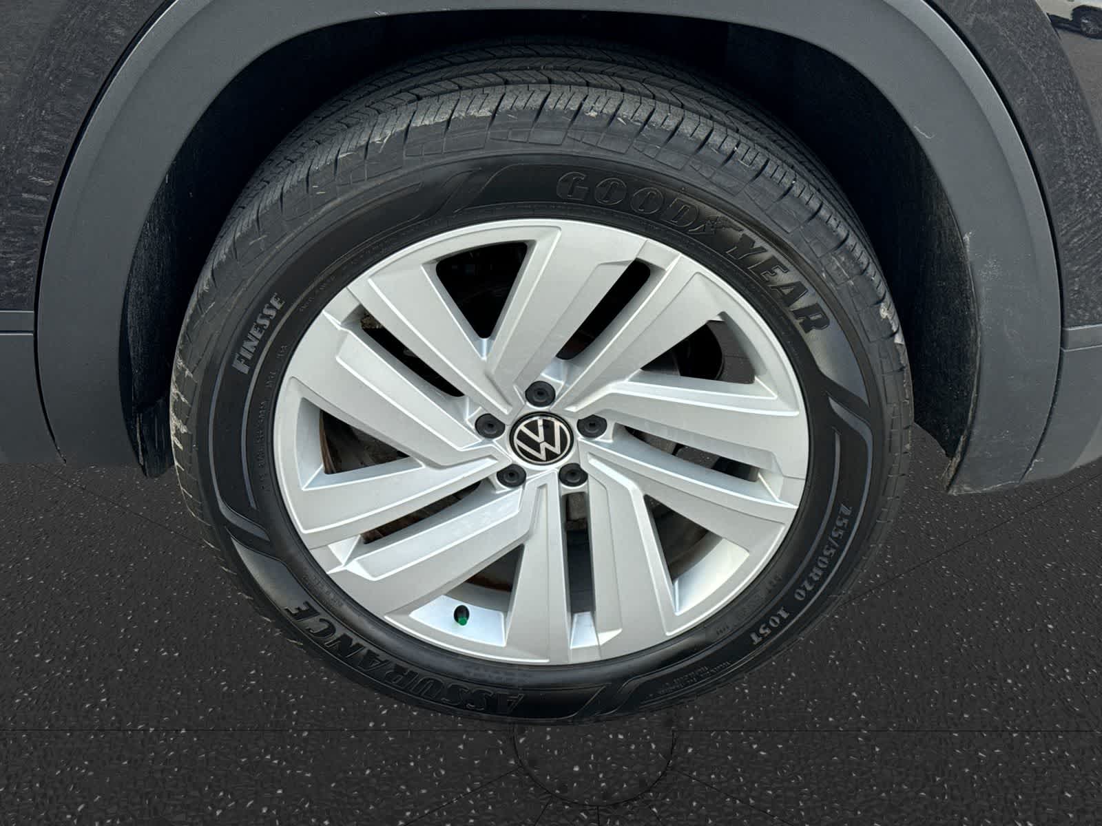 2023 Volkswagen Atlas Cross Sport 2.0T SE w/Technology
